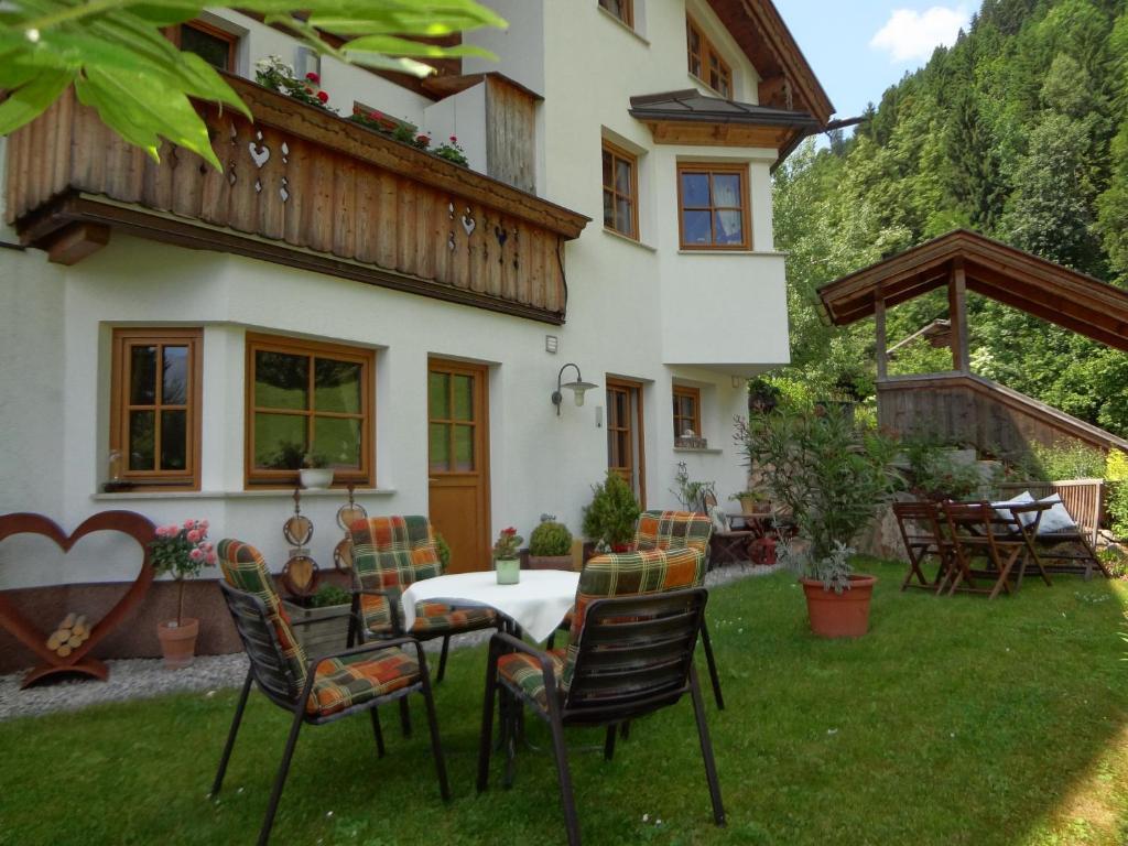 Haus Bichl Apartment Finkenberg Bagian luar foto